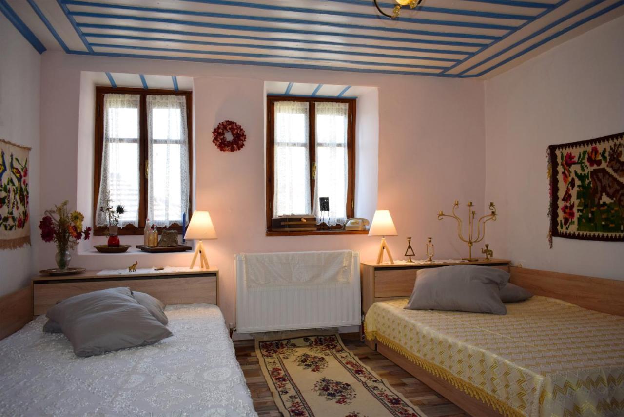Renovated Old Manor House With Yard Villa Arnaia Exterior photo