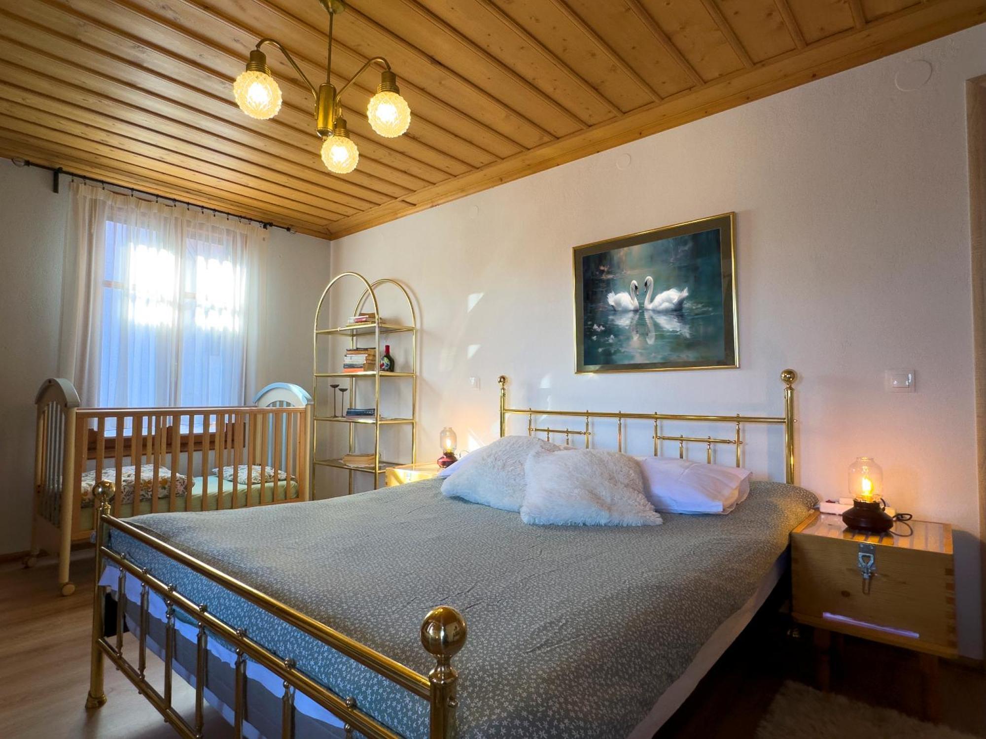Renovated Old Manor House With Yard Villa Arnaia Exterior photo